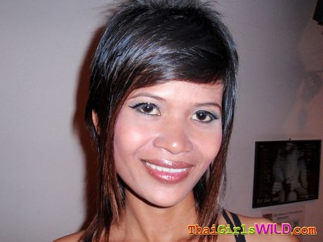 Wild and crazy freelancer sucks cock and gets her pussy creampied