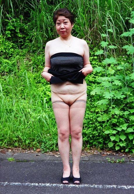 Asian BBW amateur girl toying with a dildo and sucking a hard cock