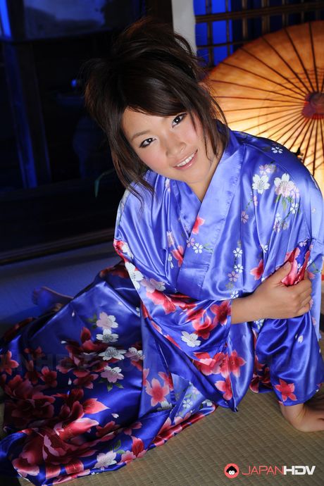 Great looking Japanese girl Nene Nagasawa in a amazing blue kimono