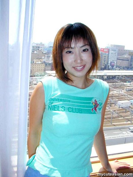 Japanese amateur womanfriend strips and shows her hairy pussy up close