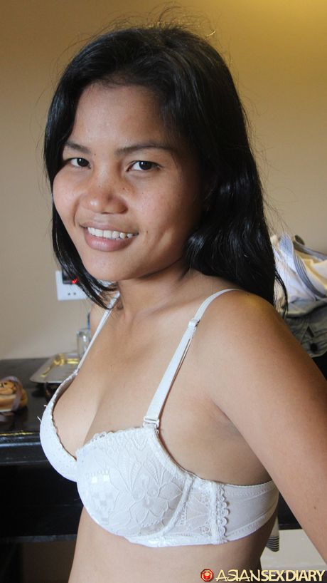 Asian amateur Shanti gets her pussy licked and banged by a hung stud