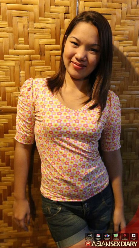 Amateur Asian Raine gets her hairy pussy licked and dicked on the beach