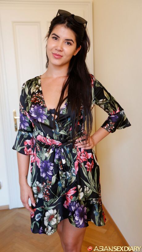 Amateur Asian Lady Dee gets her pussy licked and dicked by her man