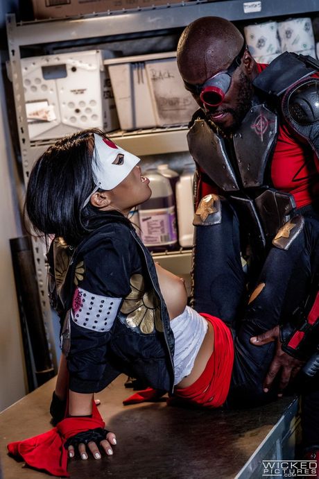 Inviting asian pornstar Asa Akira fucked after sucking black cock