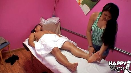 Stunning oriental Vida Diaz rammed after hot cock suck